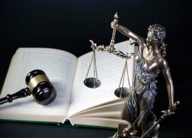 Как выбрать юриста для арбитражного спора? Узнайте, какие критерии важны для успешной защиты в суде, и какие подводные камни могут возникнуть при в...